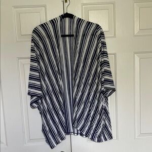 Source Unknown Black and White Striped Wrap